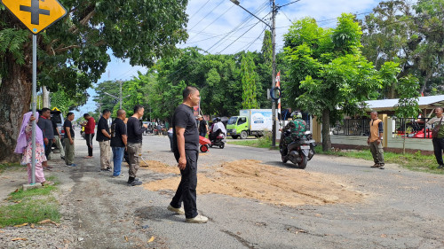 GIAT KERJA BHAKTI SATPOL PP DAN DAMKAR KABUPATEN BONE BOLANGO